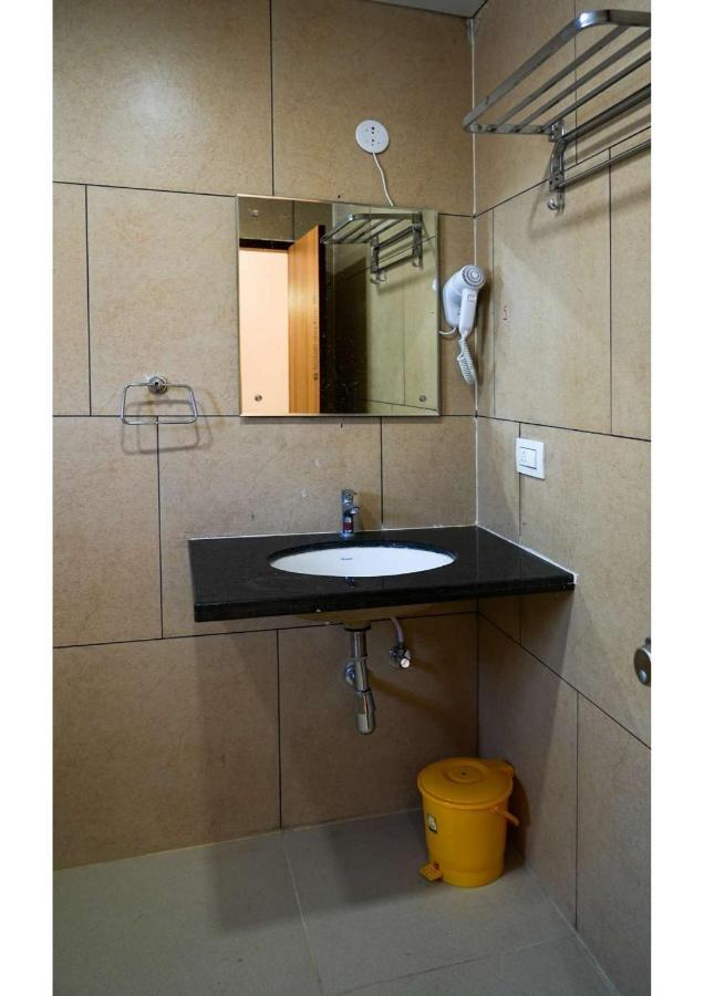 Sri Krishna Inn - Kempegowda Airport Bangalore Devanahalli Exteriör bild