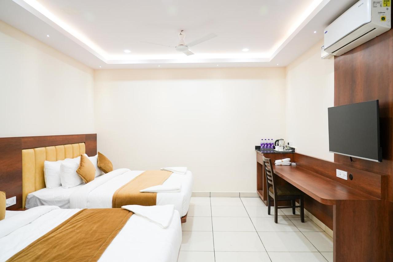 Sri Krishna Inn - Kempegowda Airport Bangalore Devanahalli Exteriör bild