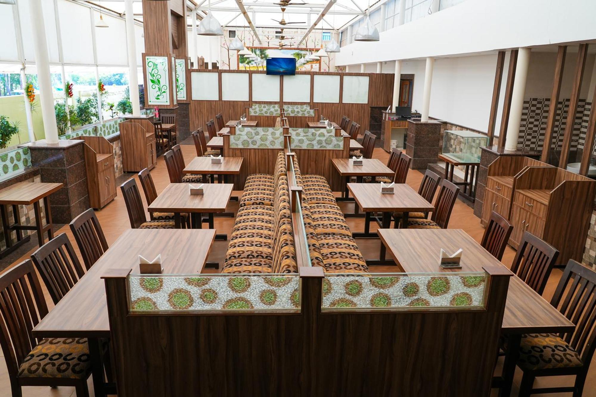 Sri Krishna Inn - Kempegowda Airport Bangalore Devanahalli Exteriör bild