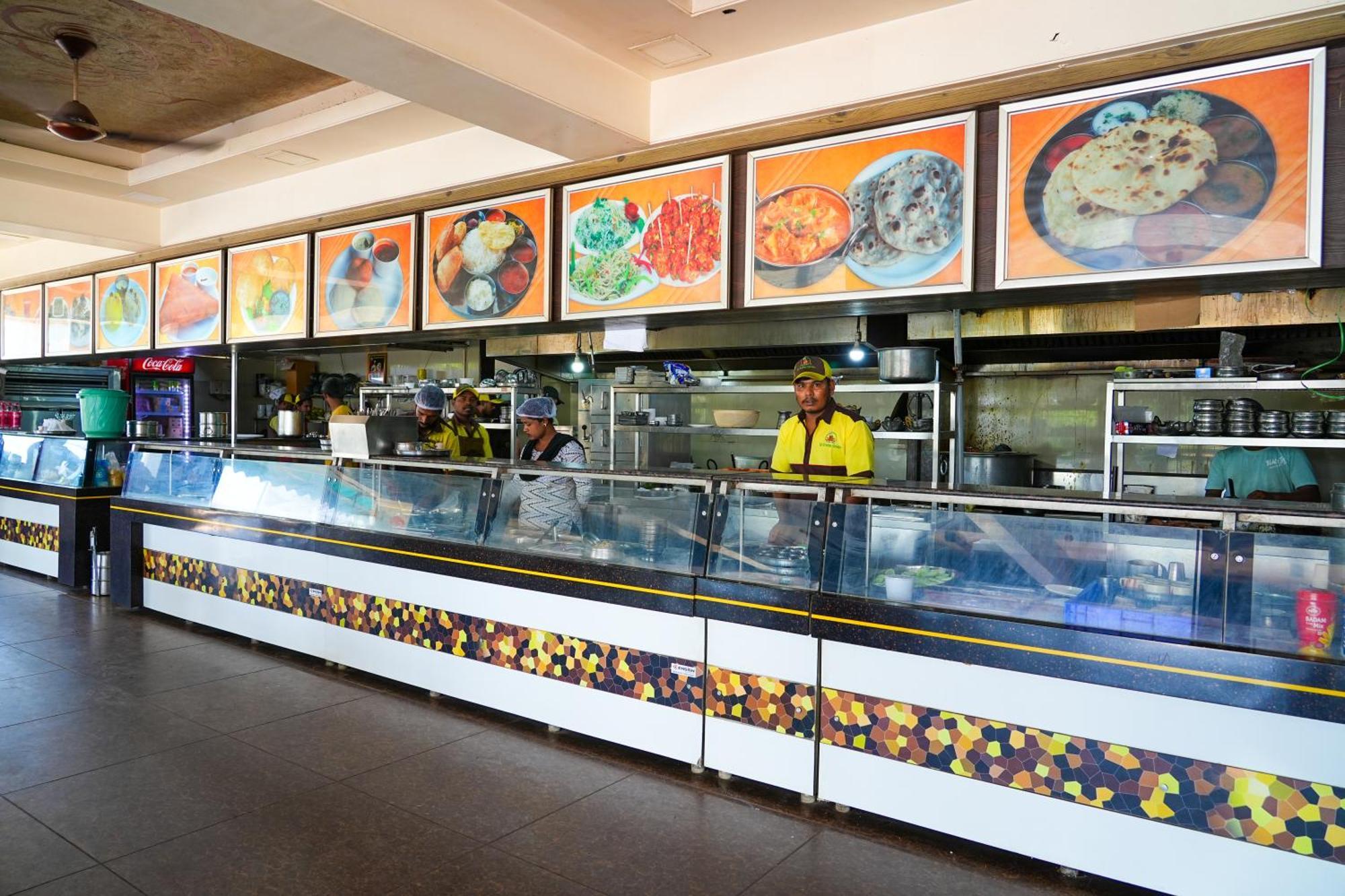 Sri Krishna Inn - Kempegowda Airport Bangalore Devanahalli Exteriör bild
