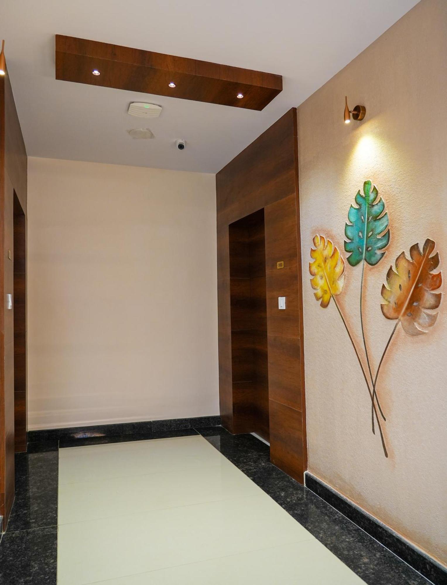 Sri Krishna Inn - Kempegowda Airport Bangalore Devanahalli Exteriör bild